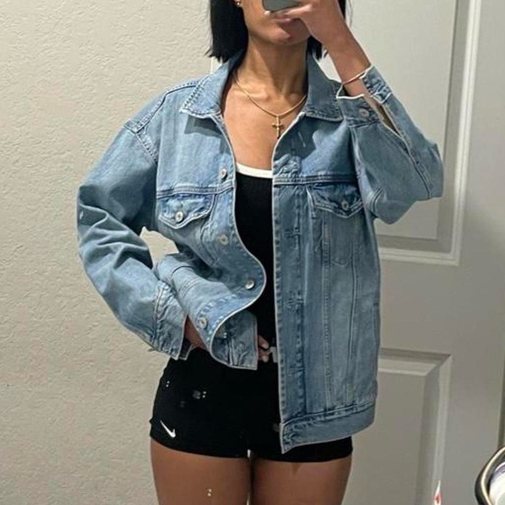 GAP light blue wash denim, collared, long sleeve, button up jean jacket